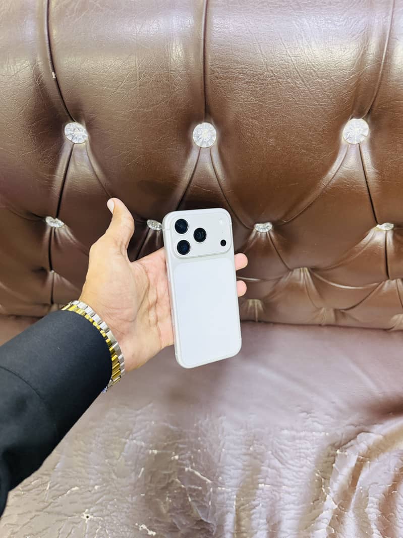 Apple iPhone 17 Pro 3