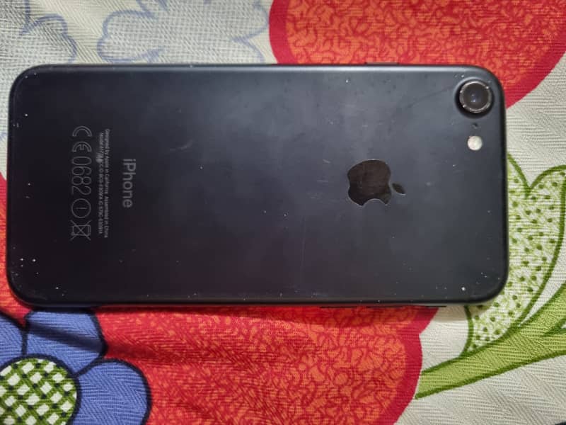 Apple iPhone 7 2