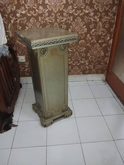 flower vase stand