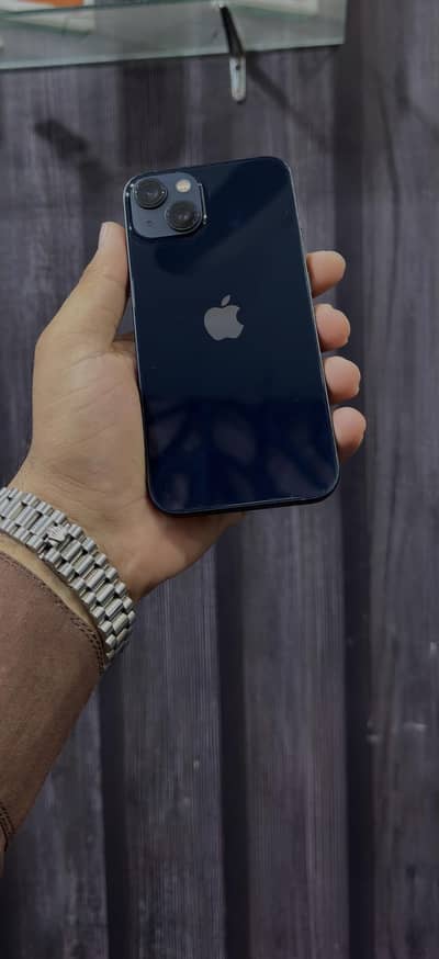 Apple iPhone 13