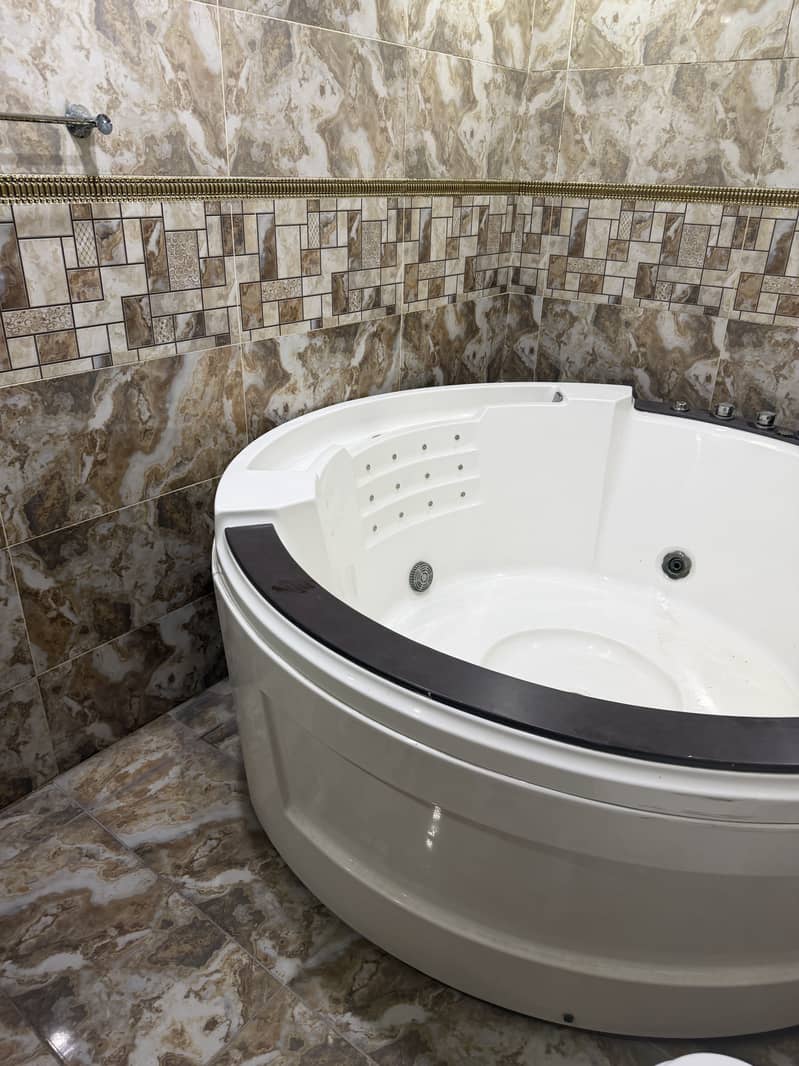 Bath tub jacuzzi 2