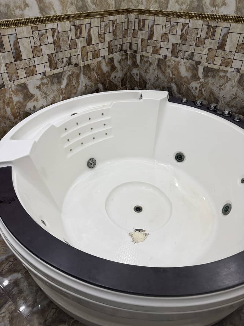 Bath tub jacuzzi 3
