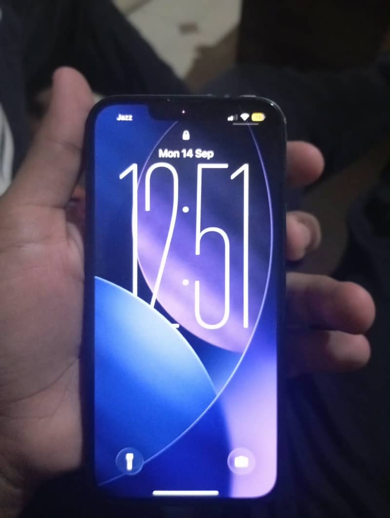 Apple iPhone 13 1