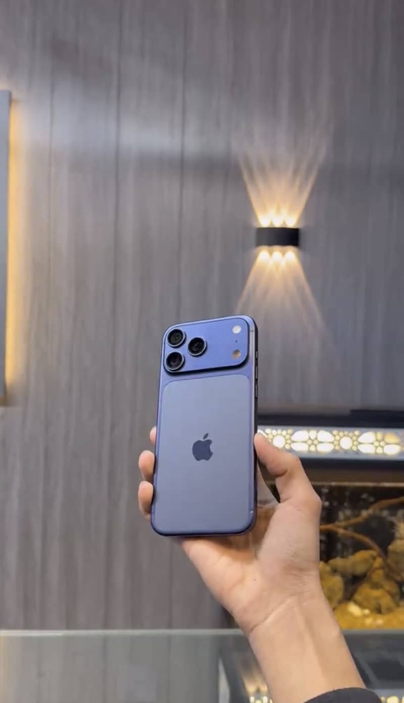 Apple iPhone 17 Pro Max 2