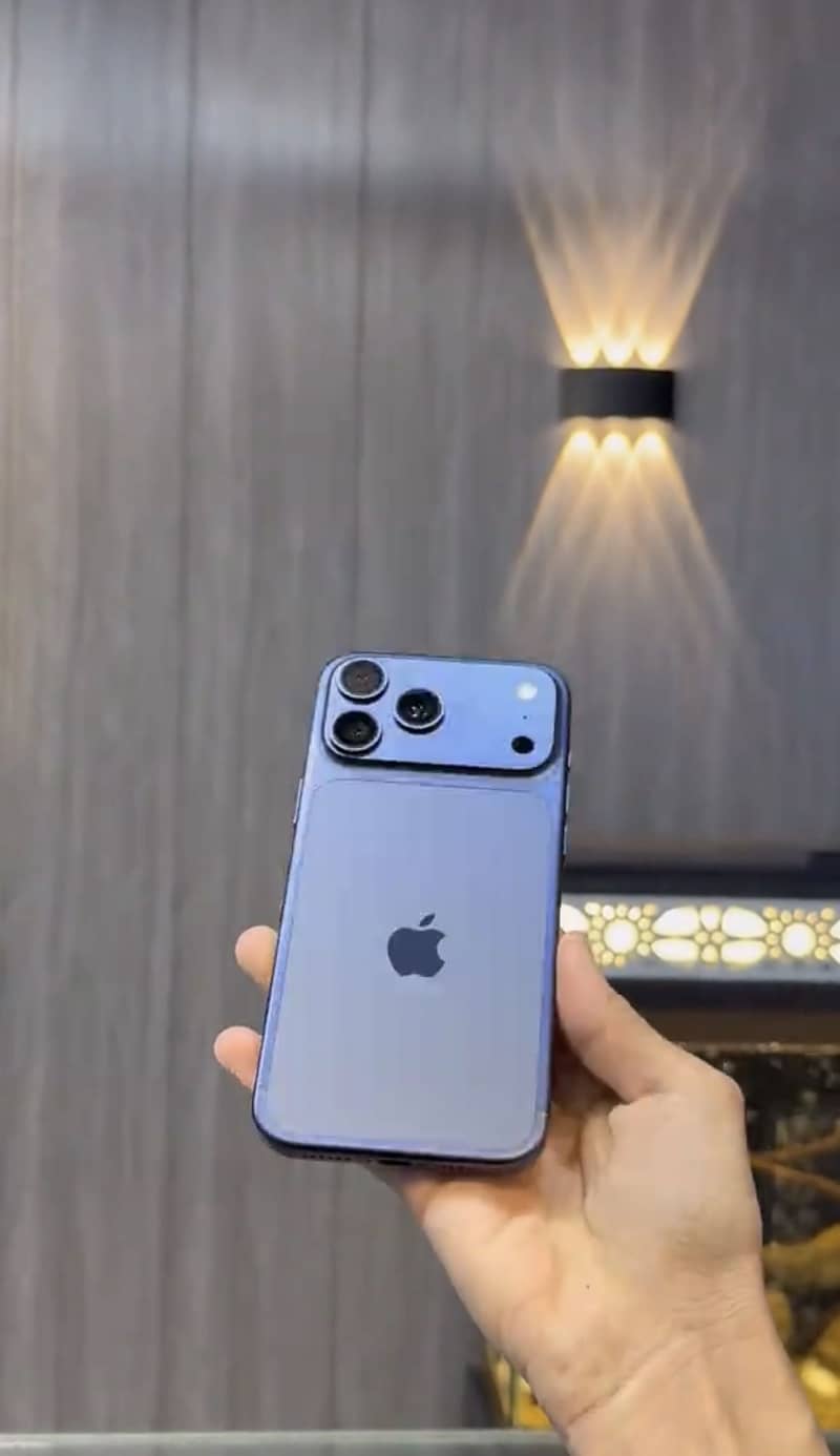 Apple iPhone 17 Pro Max 5