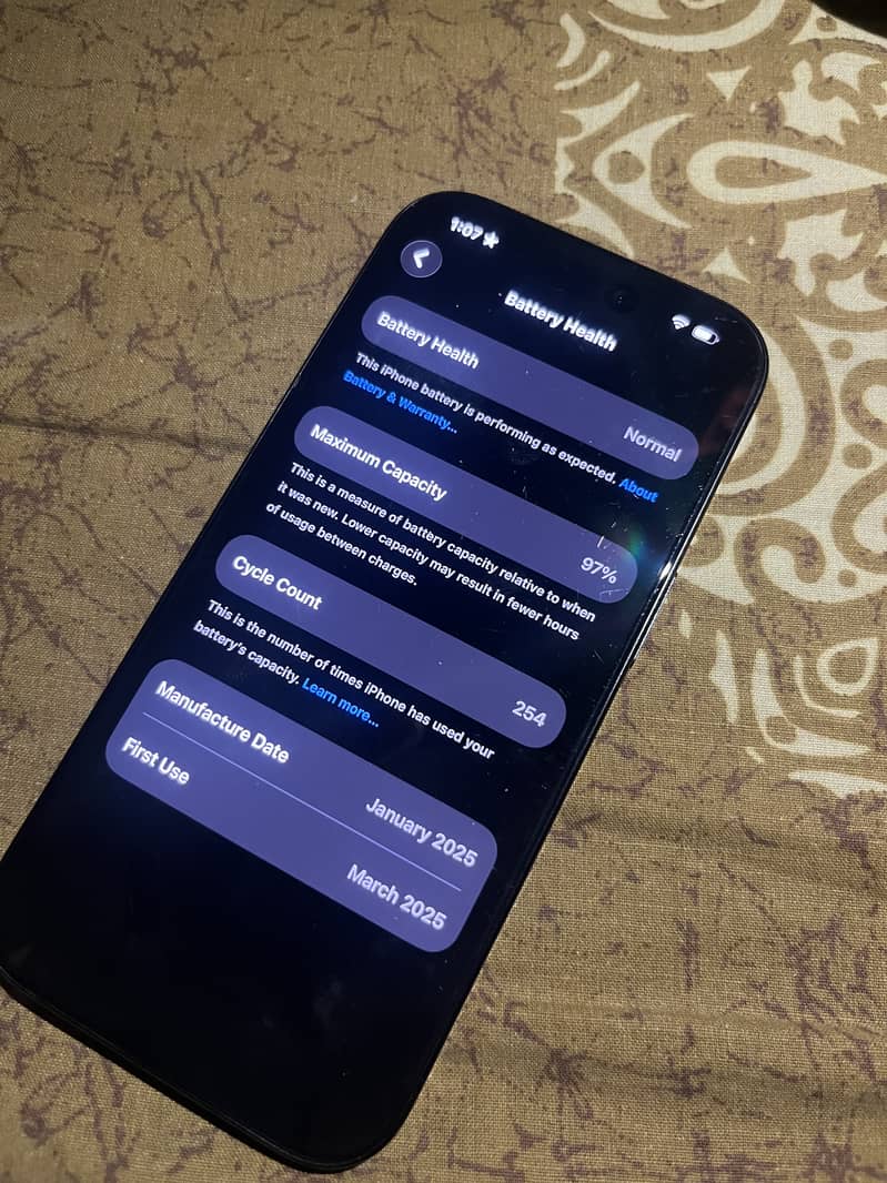 Apple iPhone 16 Pro 2