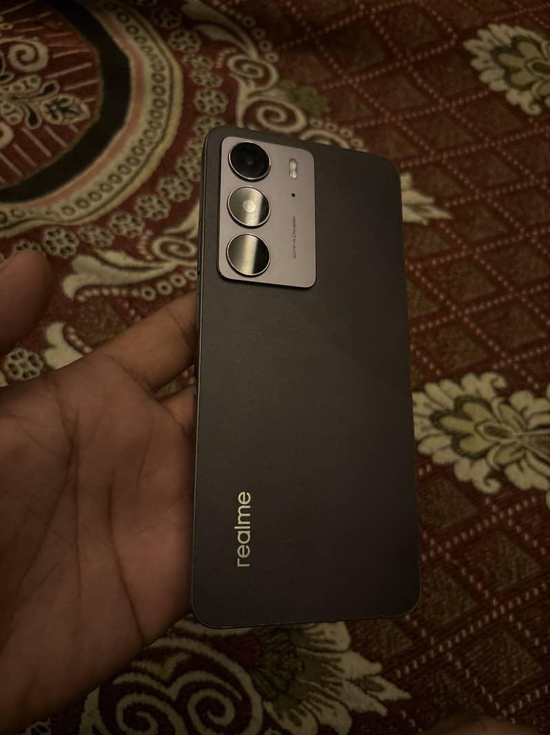 Realme C75 1