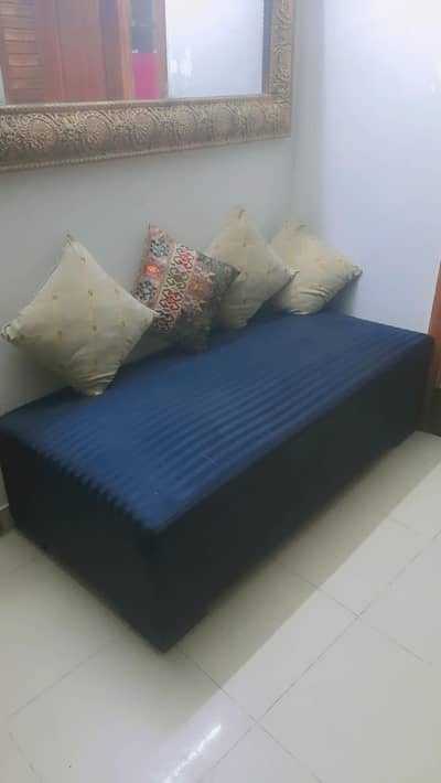 puffy black lining cloth