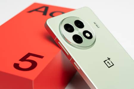 Oneplus ace5 Like New 16/256 3 month sim time , with complete box