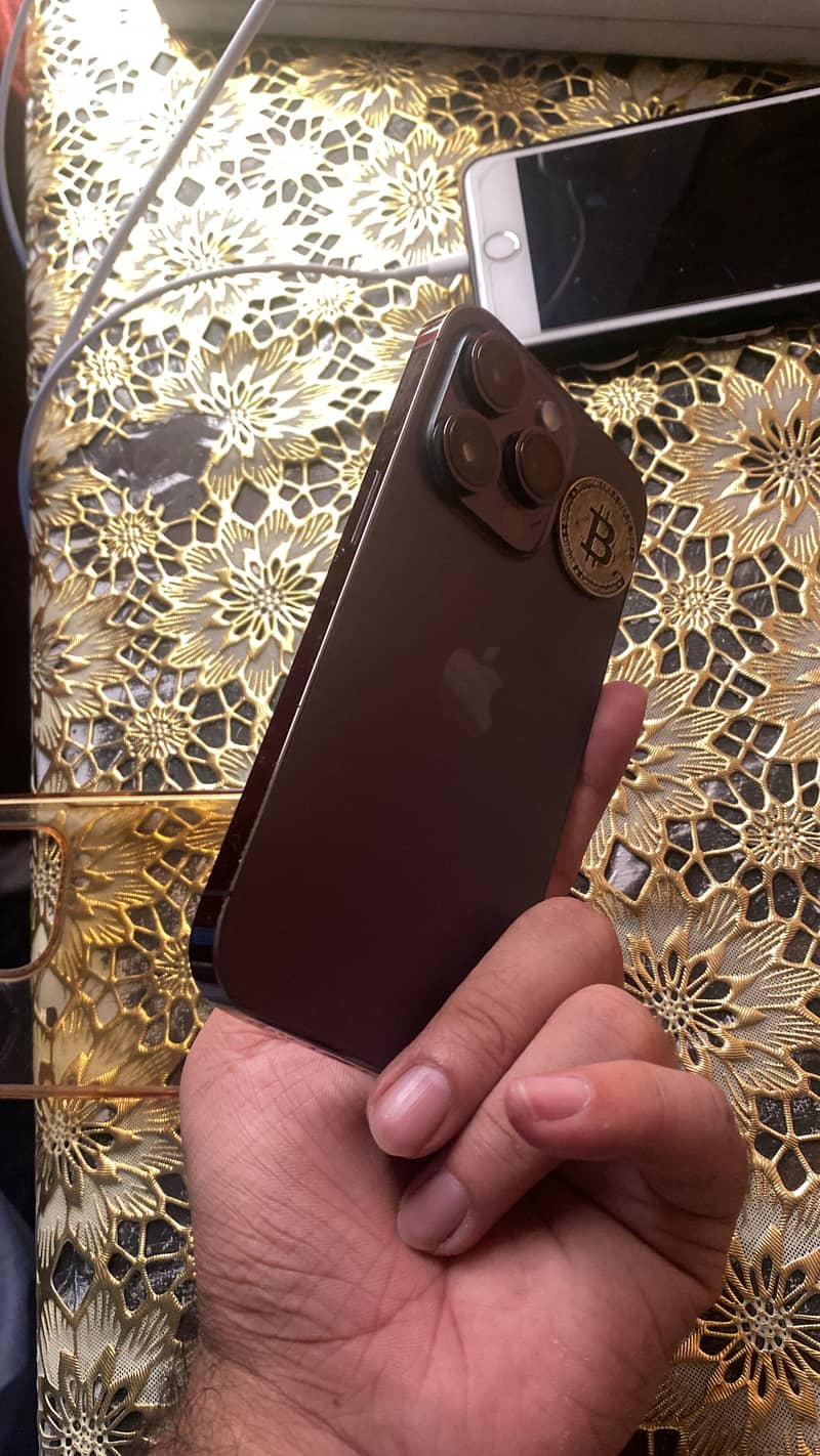 Apple iPhone 14 Pro 1