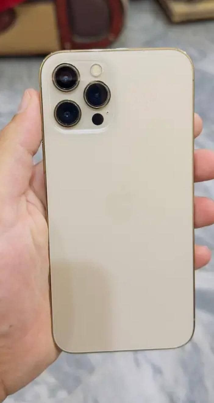 Apple iPhone 12 Pro Max 4