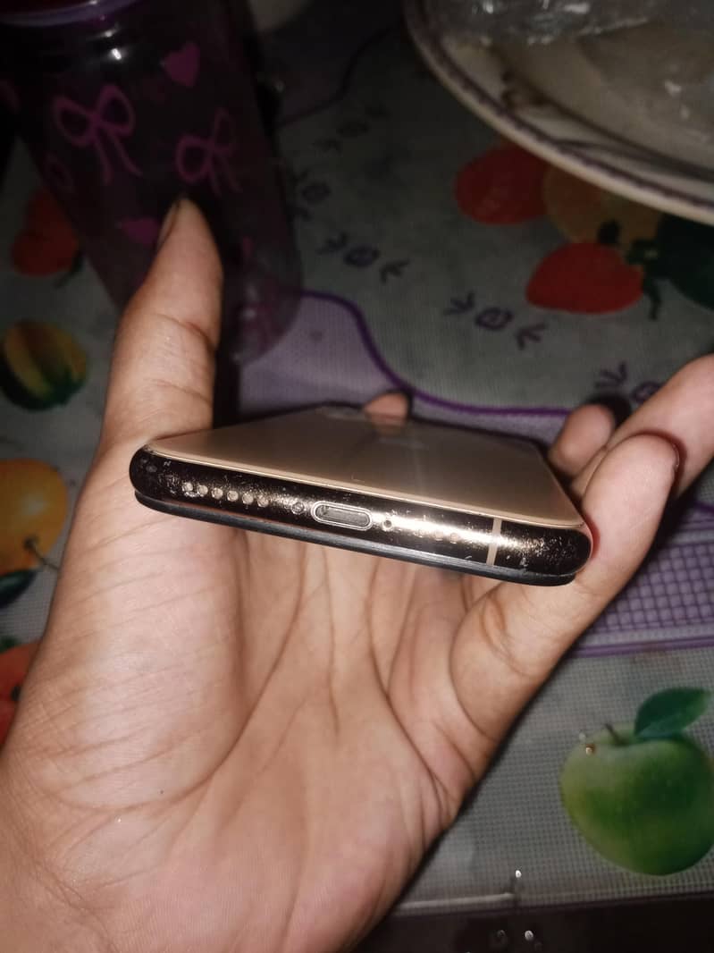 Apple iPhone 11 Pro 2