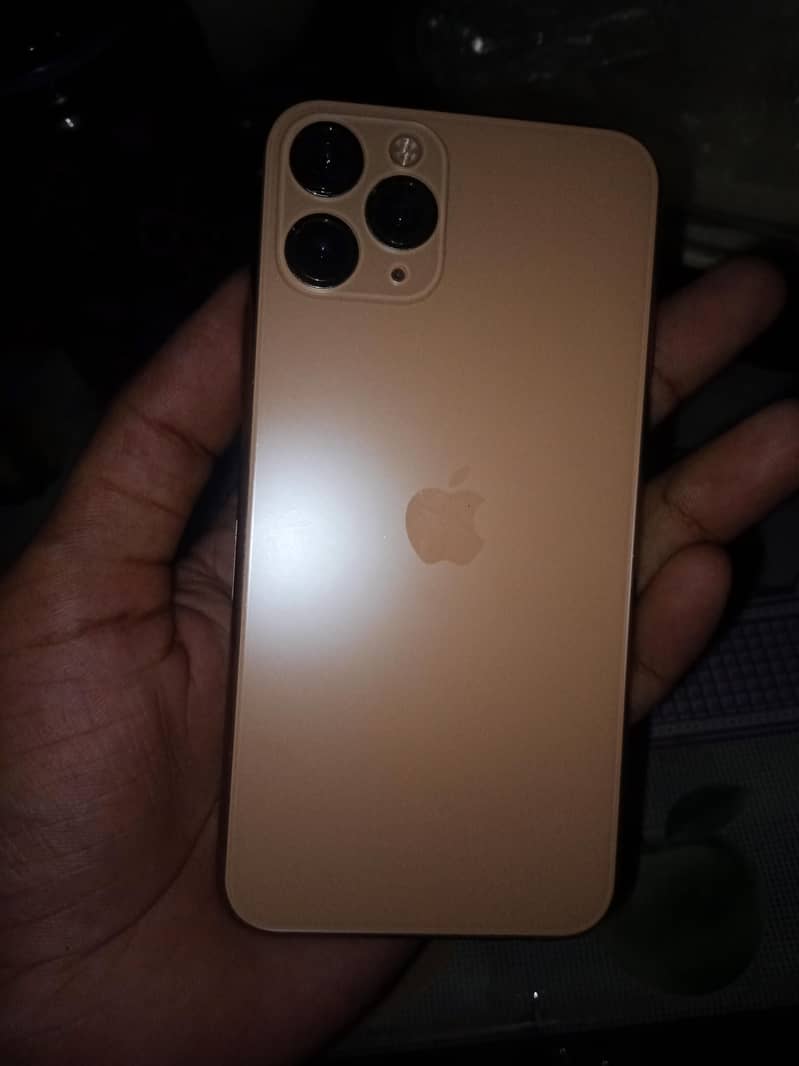 Apple iPhone 11 Pro 4