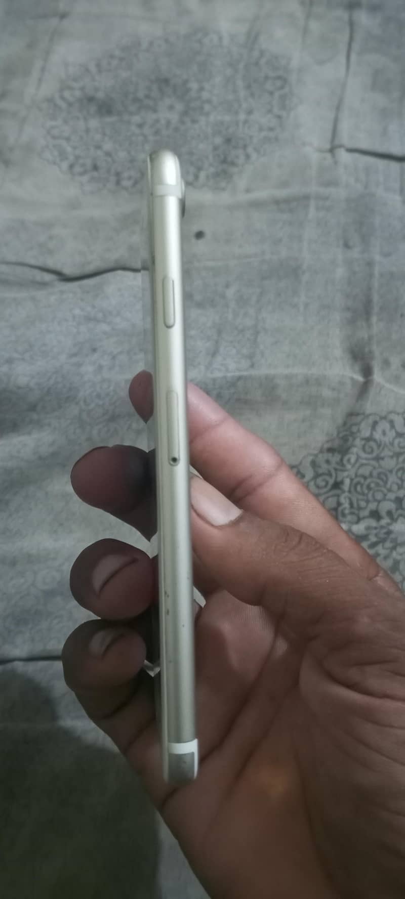 Apple iPhone 7 3