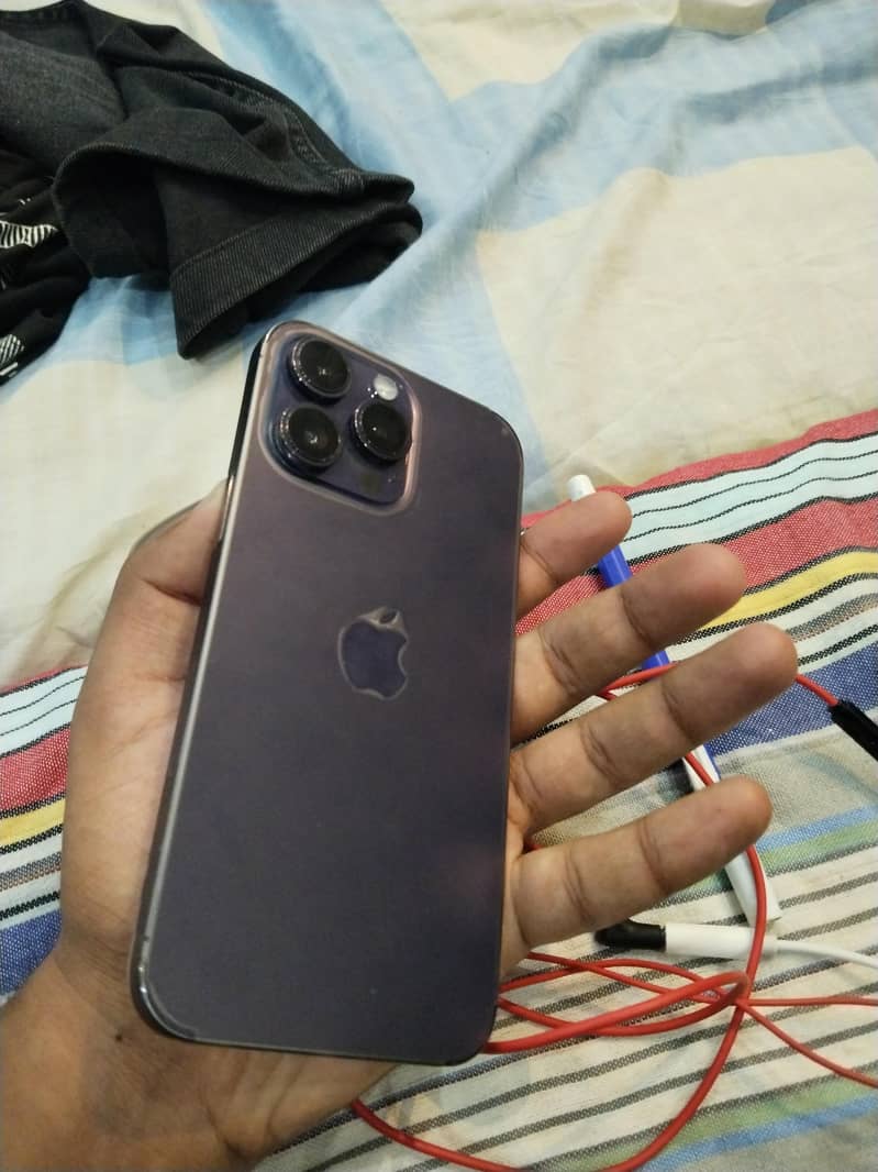 Apple iPhone 14 Pro Max 0