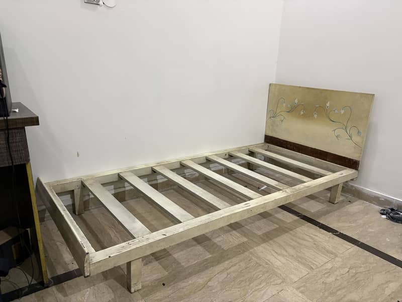 2 Single Beds + Sofa 0