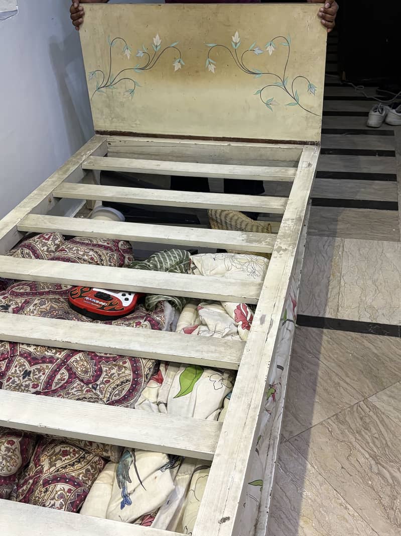2 Single Beds + Sofa 2