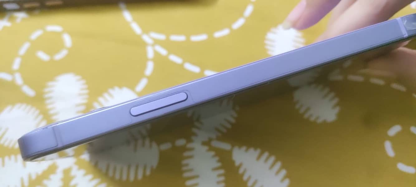 Apple iPhone 12 1