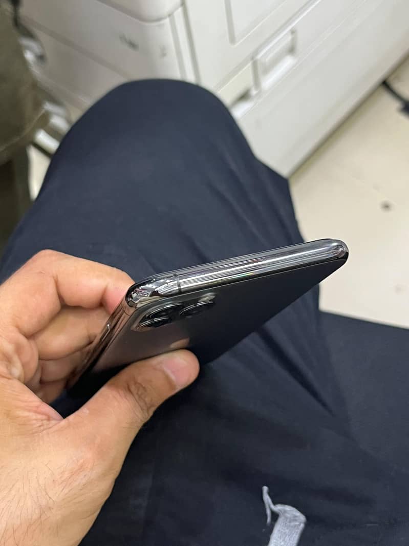 iphone 11 pro max 1