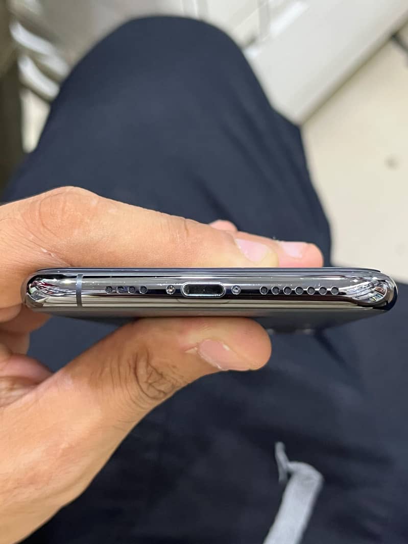 iphone 11 pro max 2