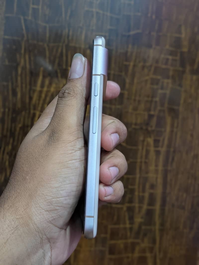 Google Pixel 8 5