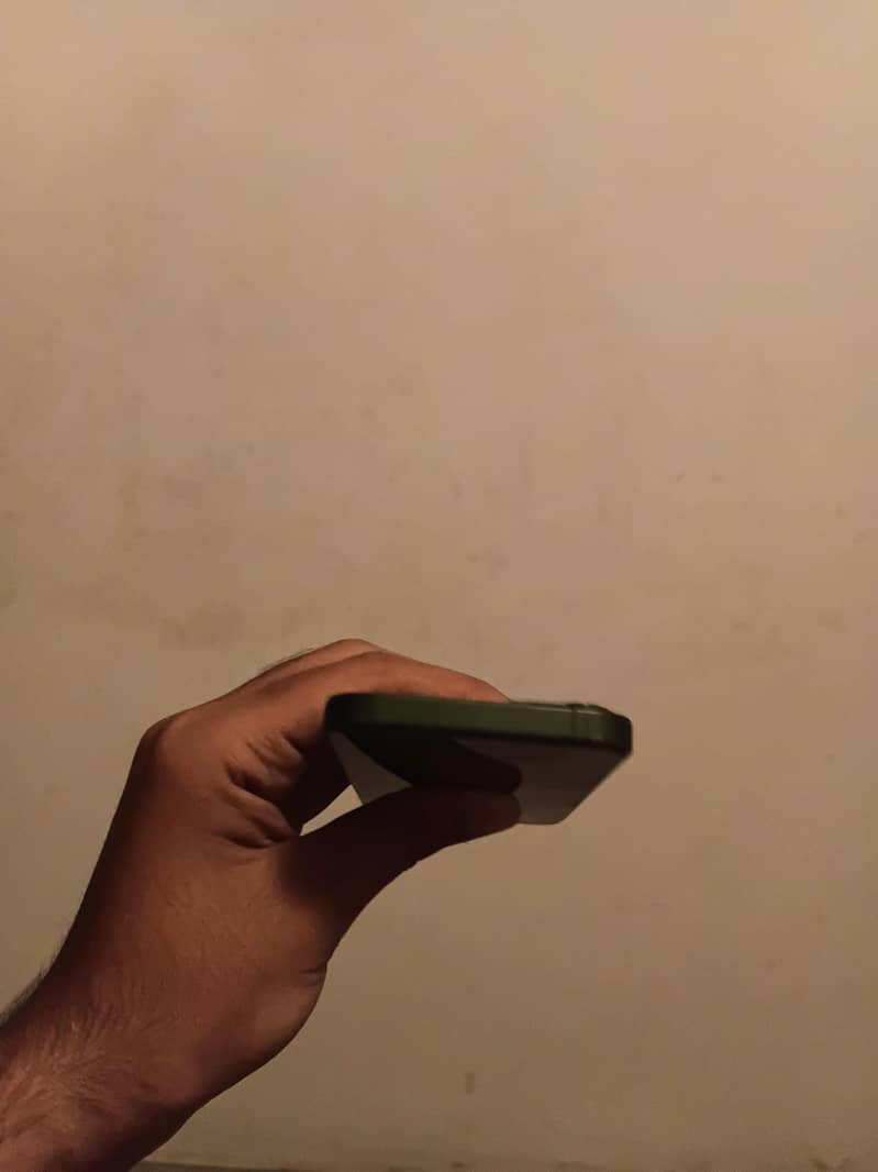 Apple iPhone 13 3