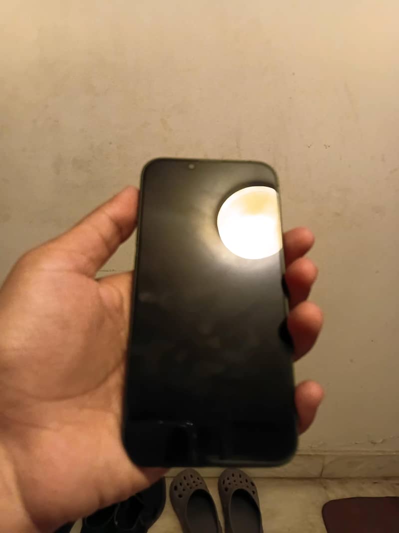 Apple iPhone 13 5