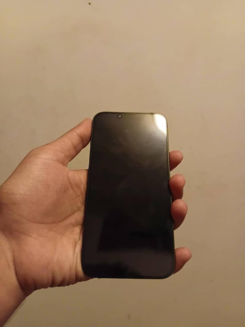 Apple iPhone 13 6