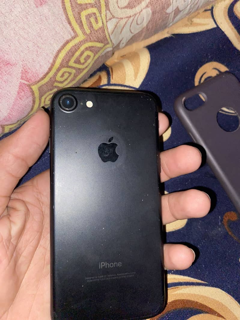 Apple iPhone 7 1