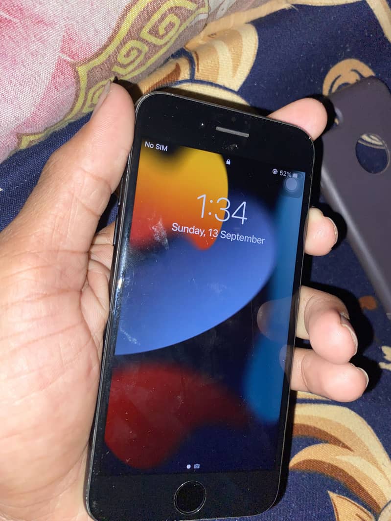 Apple iPhone 7 2