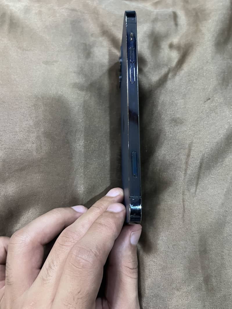 Apple iPhone 12 Pro 2