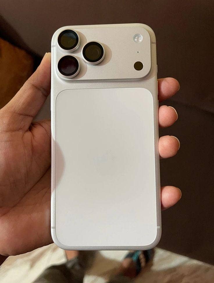 Apple iPhone 17 Pro Max 2