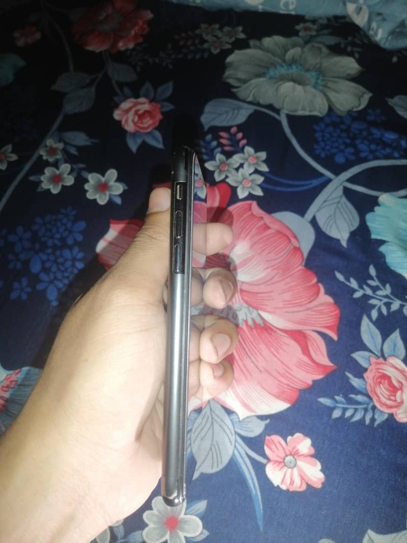 Apple iPhone X 3