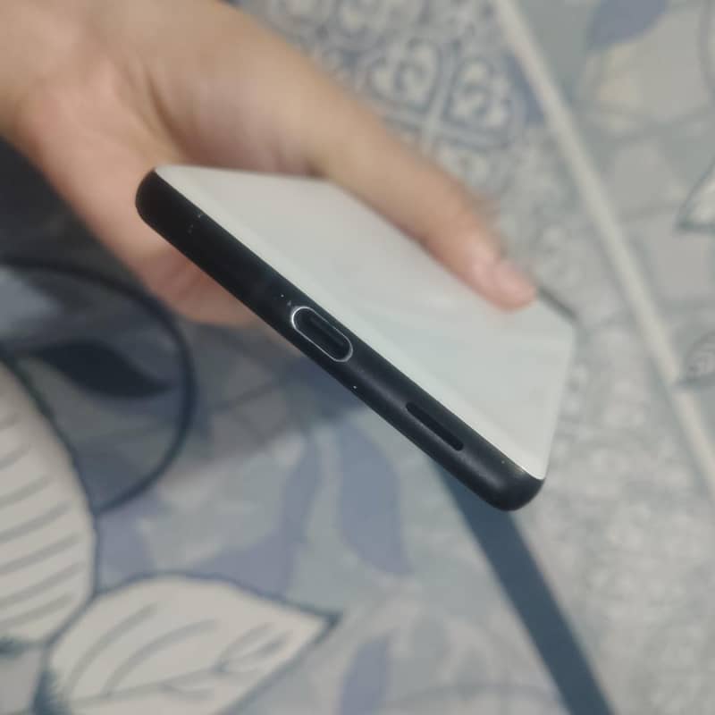 Google Pixel 6a 5
