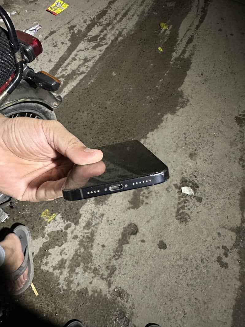 Apple iPhone 16 Pro Max 6