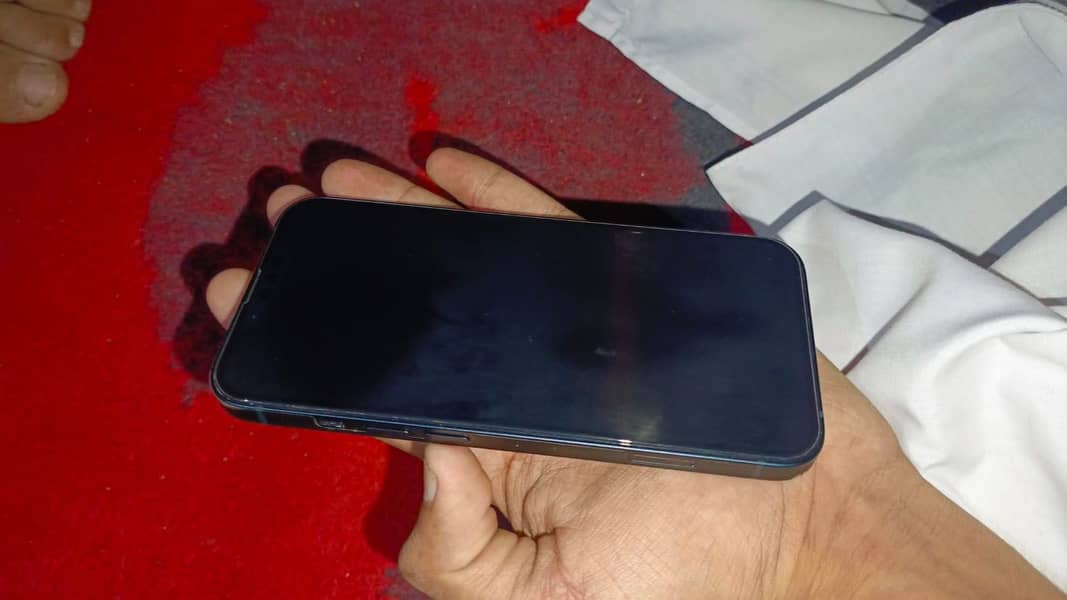 Apple iPhone 13 3