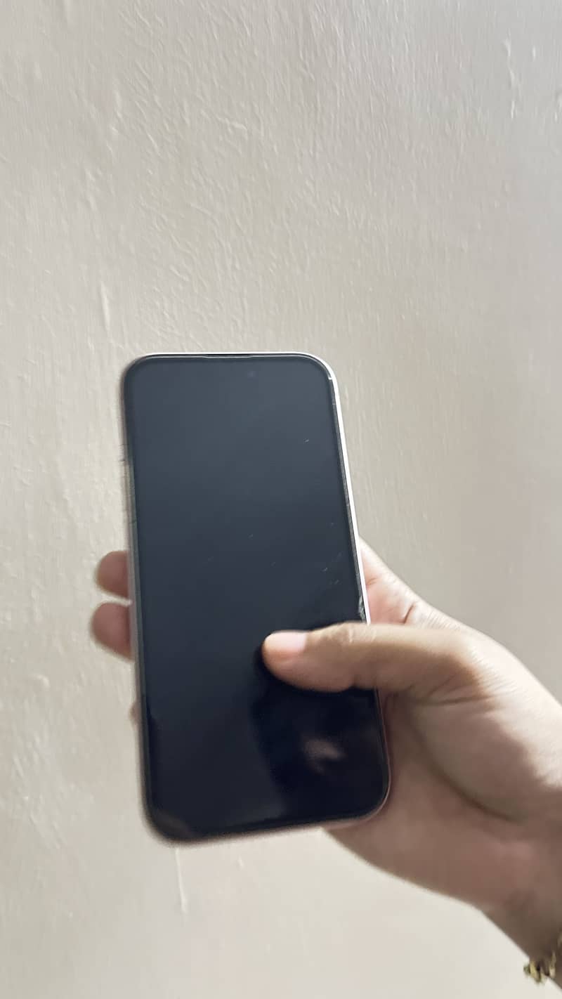 Apple iPhone 15 6