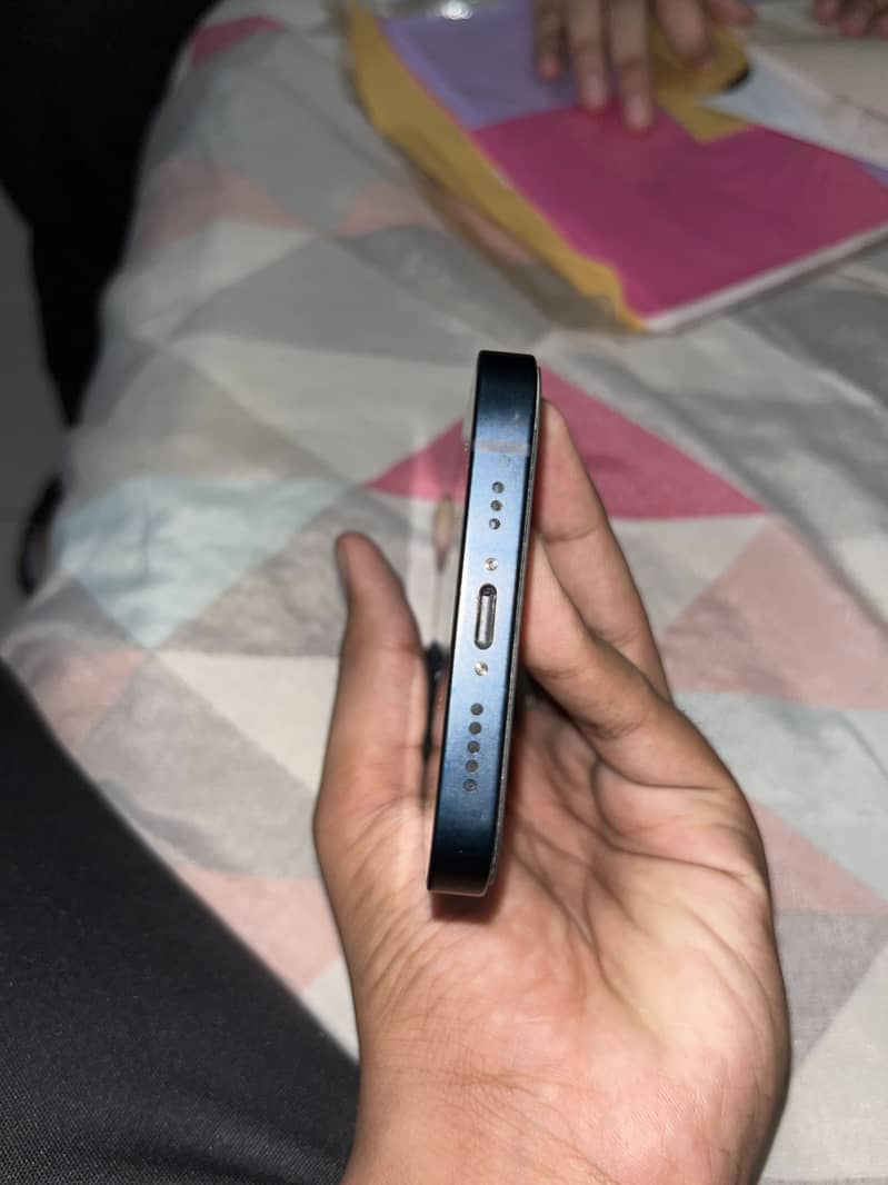 Apple iPhone 13 3