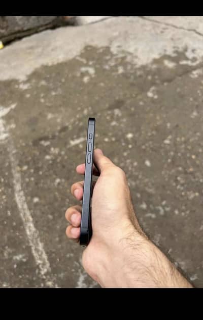 Apple iPhone 16e