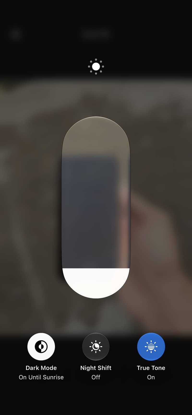 Apple iPhone 16e 7