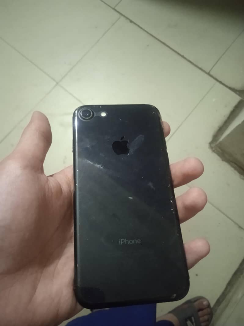 Apple iPhone 7 1