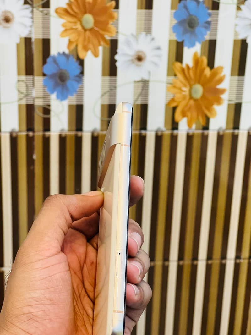 Google Pixel 8 5