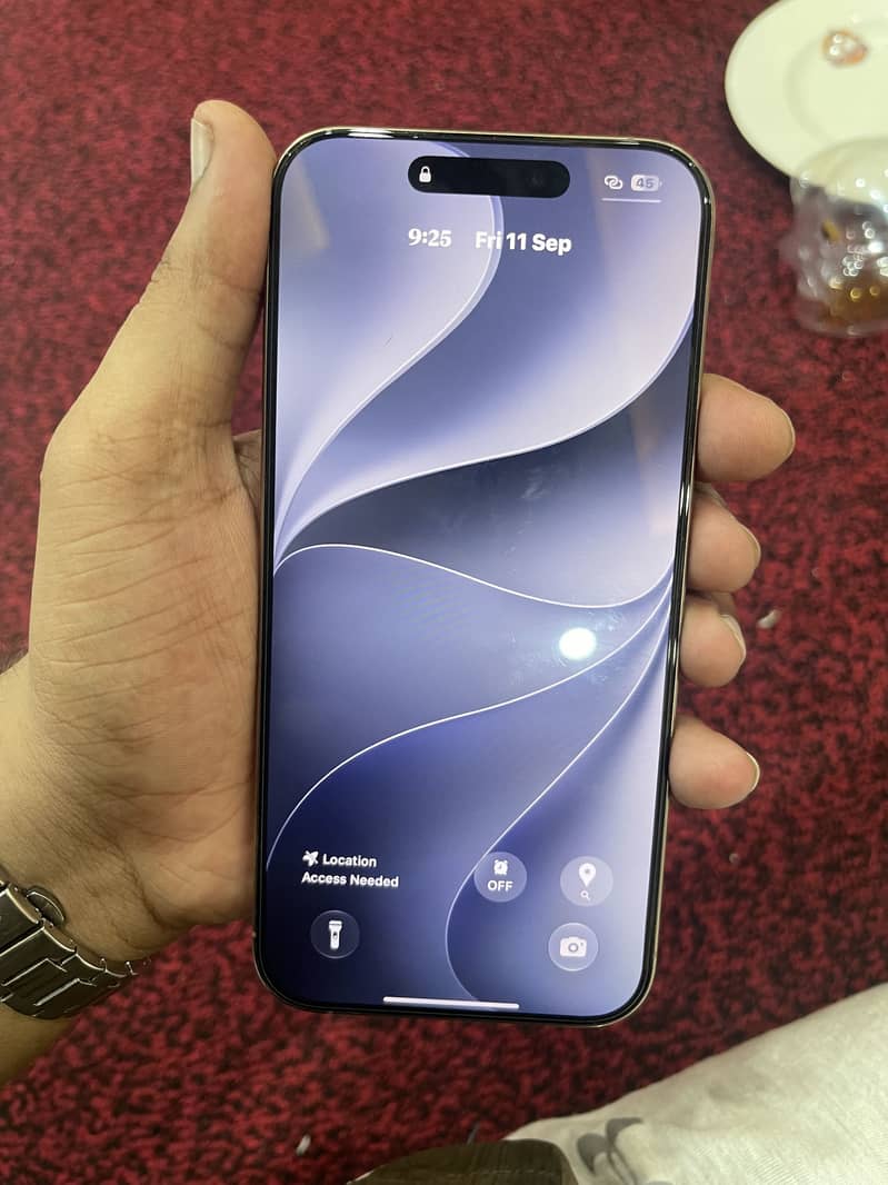 Apple iPhone 16 Pro Max 3
