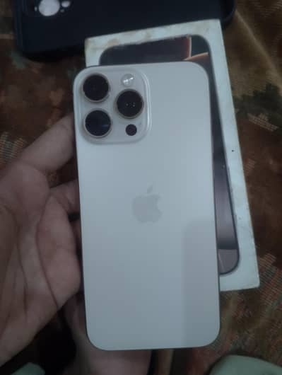 Apple iPhone 16 Pro Max
