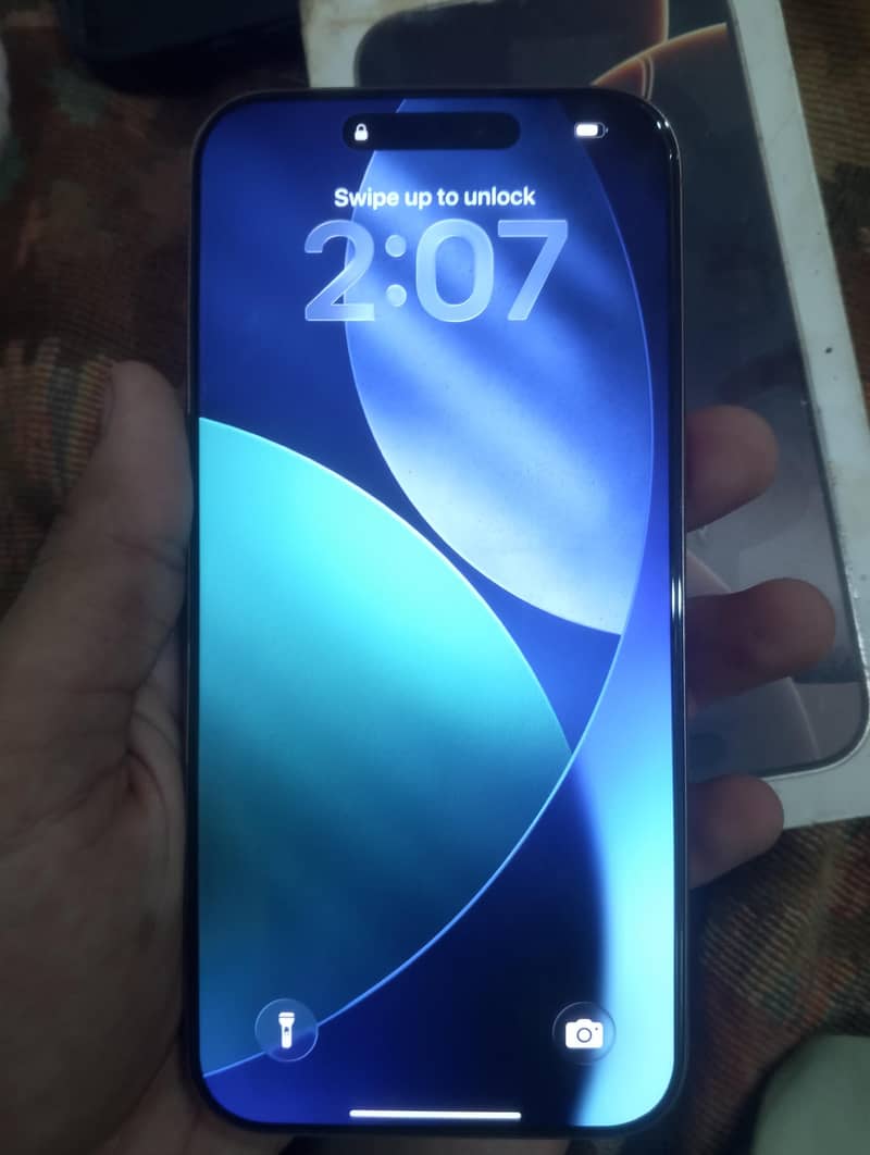 Apple iPhone 16 Pro Max 1