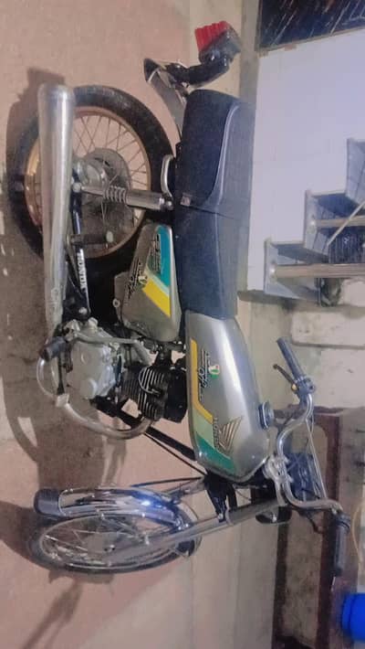 old model 125 tayar