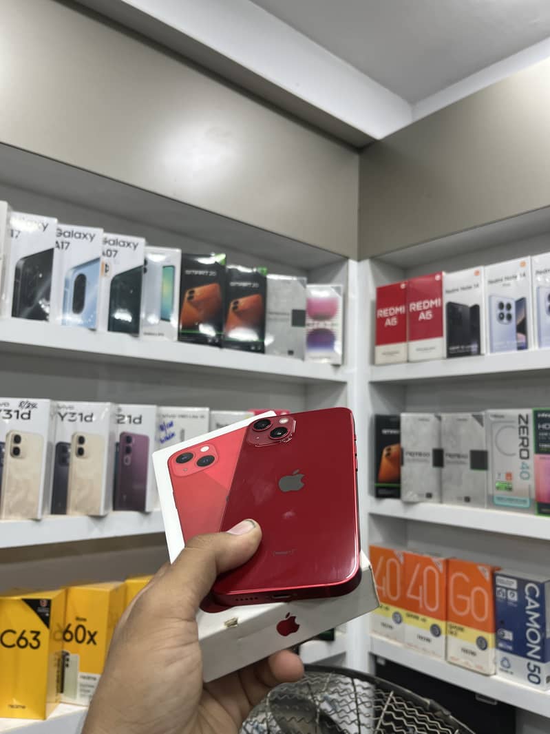 IPhone 13 4