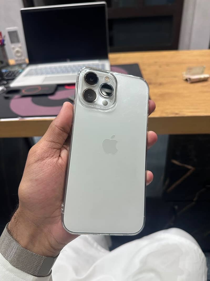 Apple iPhone 13 Pro Max 1