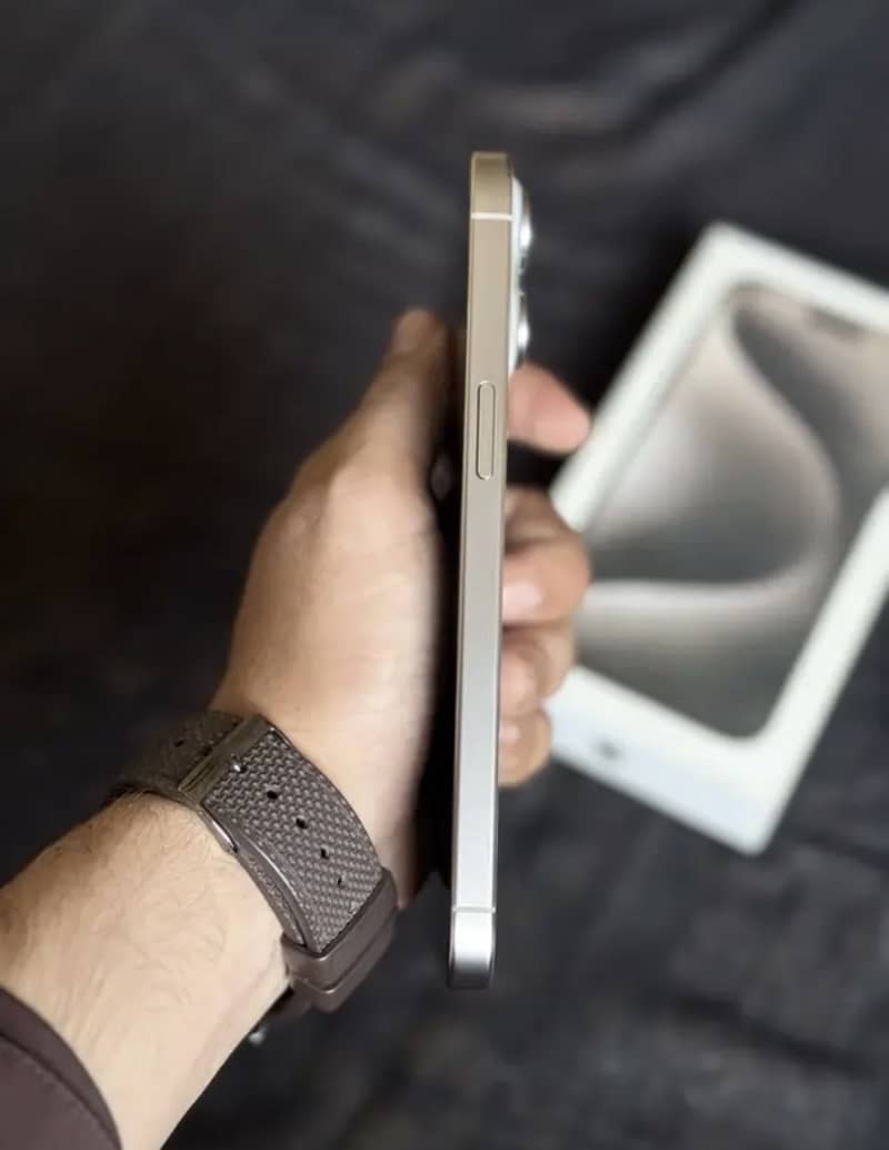 iPhone 15 pro max 256 4