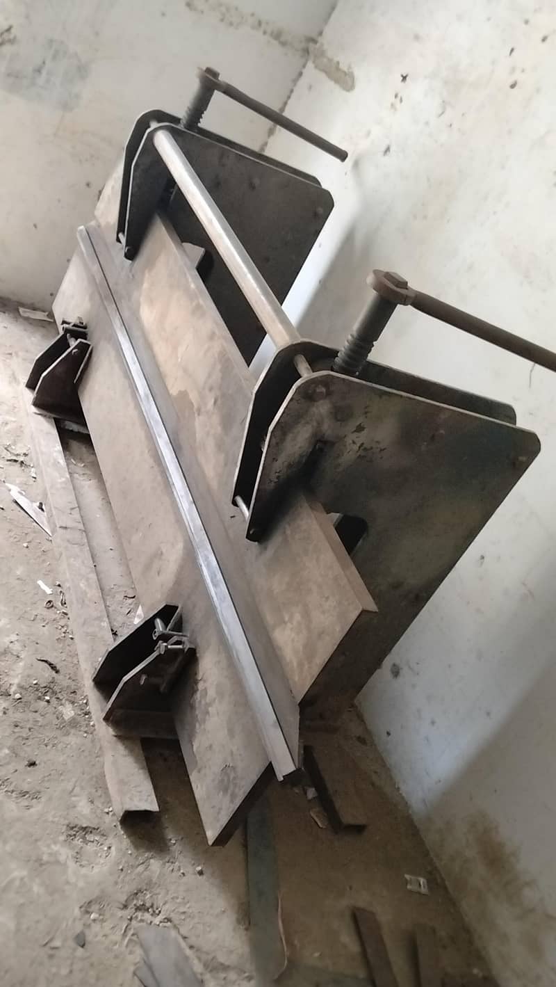 Manual sheet bending  machine 1